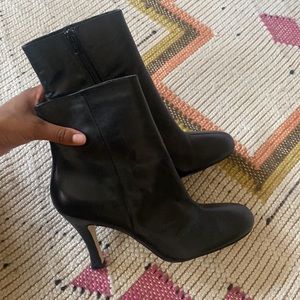 Genuine leather heeled boot